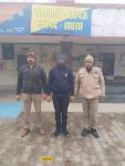 थाना सहपऊ पुलिस द्वारा सराहनीय कार्य करते हुए जिलाबदर होने के बाद भी अवैध रुप से जनपद हाथरस की सीमा मे घुम रहे एक शातिर जिलाबदर अभियुक्त गौरव को किया गिरफ्तार..